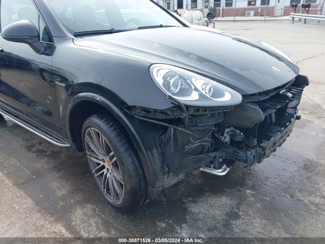 Porsche Cayenne E-hybrid S Platinum Edition 2017 WP1AE2A25HLA71446 Image 17