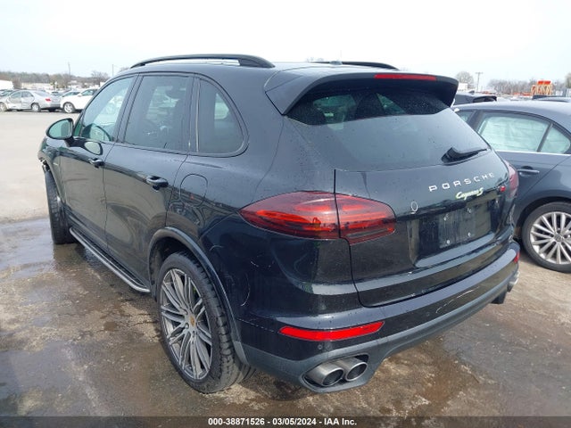 2017 PORSCHE CAYENNE E-HYBRID WP1AE2A25HLA71446 Photo 2
