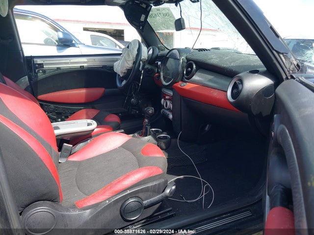 2008 MINI COOPER S CLUBMAN WMWMM33588TP89505 Photo 4