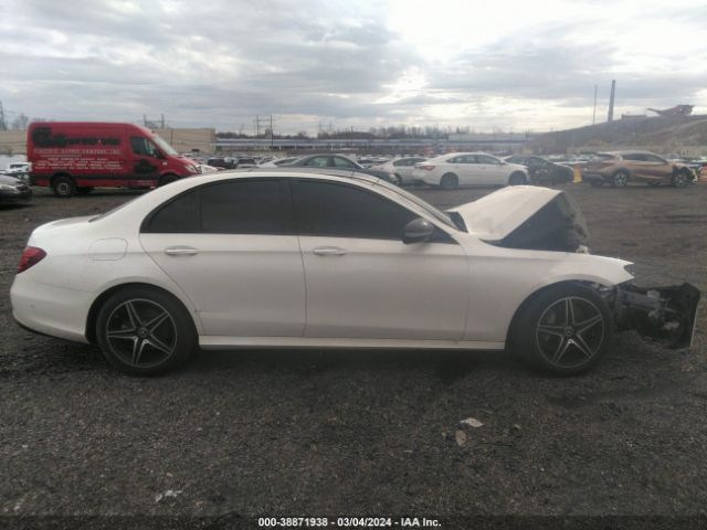 WDDZF4KB2JA392489 Mercedes-Benz E 300 4matic