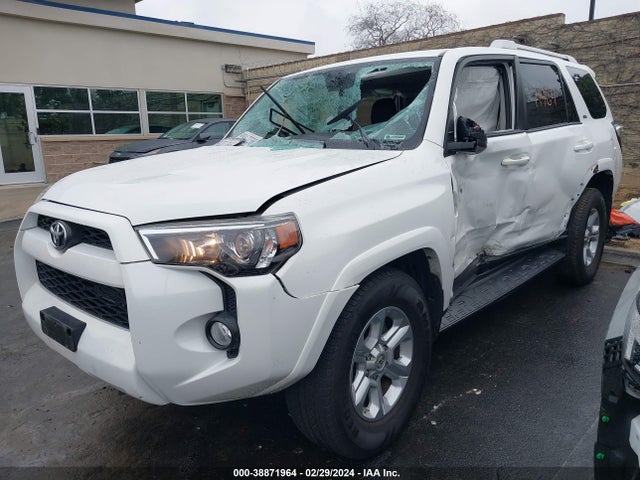 Toyota 4runner Sr5 Premium 2018 JTEZU5JR3J5189250 Image 2
