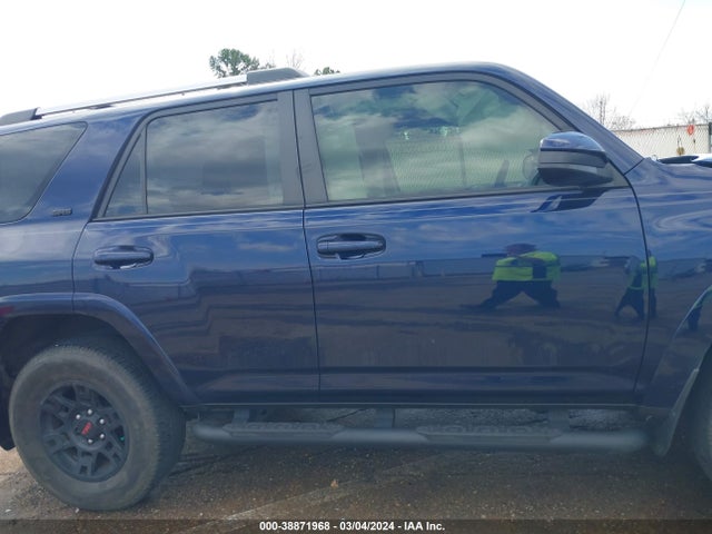 Toyota 4RUNNER SR5 2021 JTEEU5JR8M5237151 Image 13