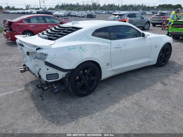 Chevrolet CAMARO 2SS 2018 1G1FH1R74J0124825 Image 4