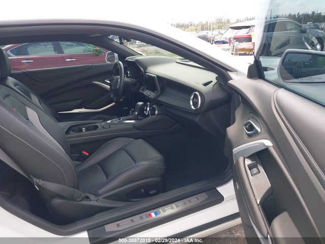 Chevrolet CAMARO 2SS 2018 1G1FH1R74J0124825 Image 5