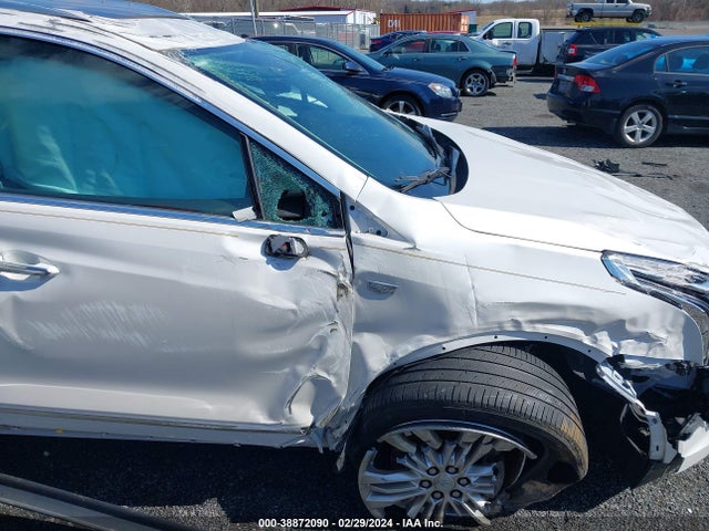 1GYKNCRSXHZ271715 Cadillac Xt5 Premium Luxury
