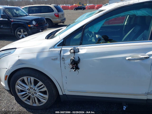 1GYKNCRSXHZ271715 Cadillac Xt5 Premium Luxury