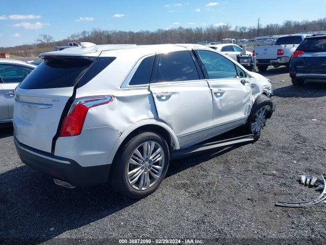 1GYKNCRSXHZ271715 Cadillac Xt5 Premium Luxury