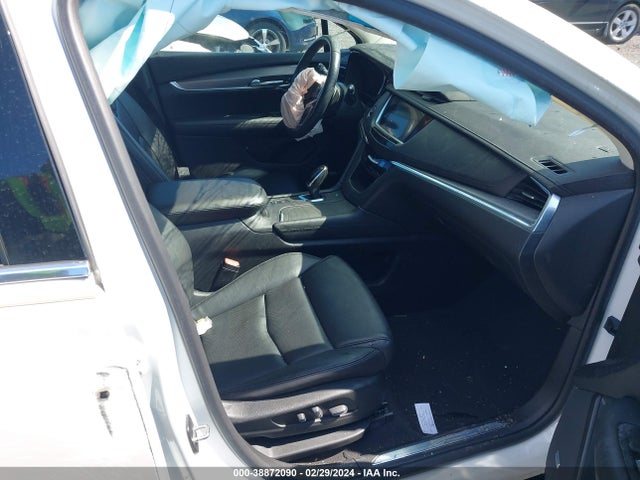 1GYKNCRSXHZ271715 Cadillac Xt5 Premium Luxury