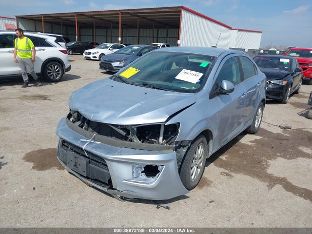 Chevrolet Sonic Lt Auto 2018 1G1JD5SH3J4119916 Image 2