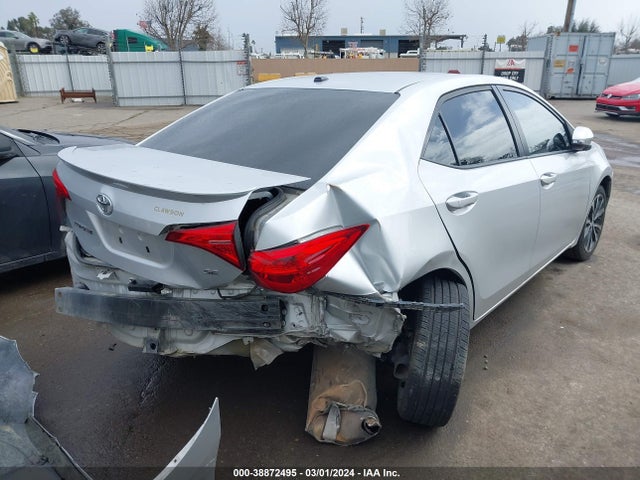 Toyota COROLLA SE 2017 5YFBURHE0HP598397 Image 4