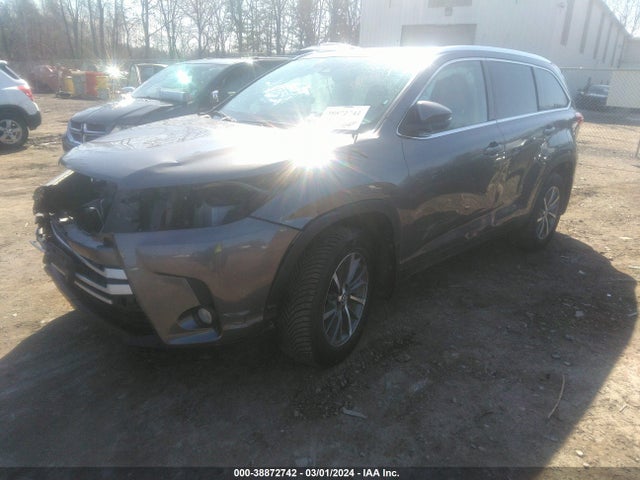 Toyota Highlander Xle 2019 5TDJZRFH9KS586323 Image 2