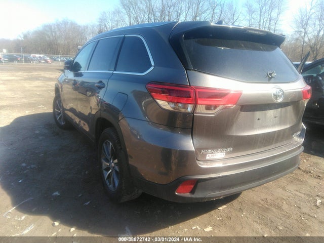 Toyota Highlander Xle 2019 5TDJZRFH9KS586323 Image 3