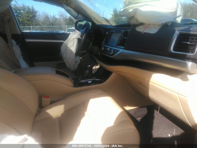 Toyota Highlander Xle 2019 5TDJZRFH9KS586323 Image 5