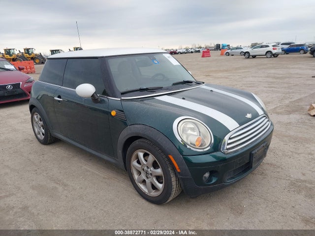 2008 MINI COOPER WMWMF33538TT62386 Photo 0