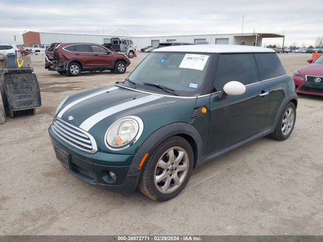 2008 MINI COOPER WMWMF33538TT62386 Photo 1