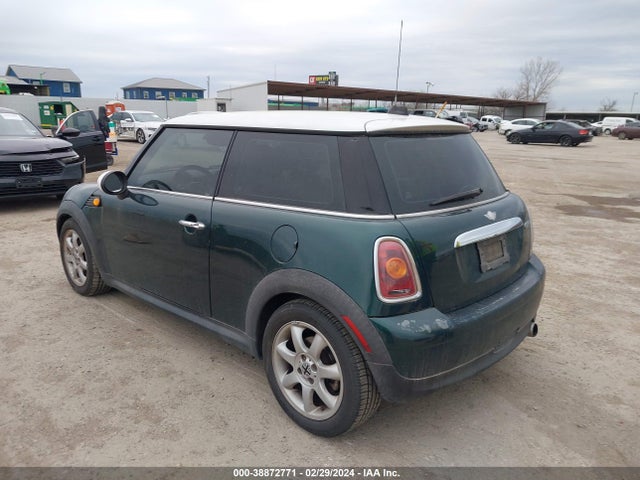 2008 MINI COOPER WMWMF33538TT62386 Photo 2