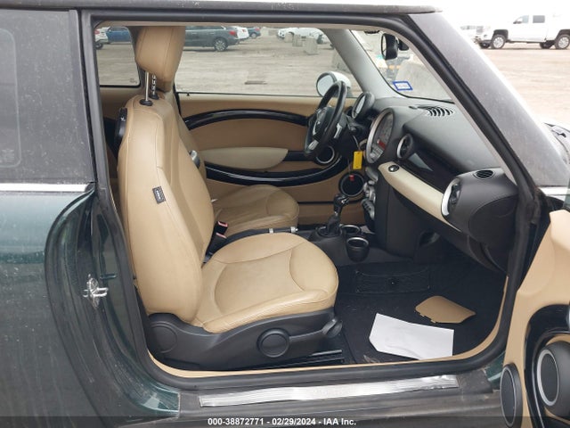 2008 MINI COOPER WMWMF33538TT62386 Photo 4