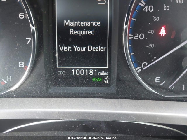 Toyota Rav4 Limited 2017 JTMYFREV3HJ128734 Image 15