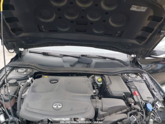 SJKCH5CP8JA050486 Infiniti Qx30 Luxury