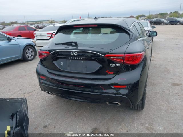 SJKCH5CP8JA050486 Infiniti Qx30 Luxury