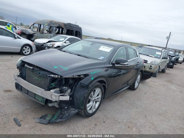 SJKCH5CP8JA050486 Infiniti Qx30 Luxury