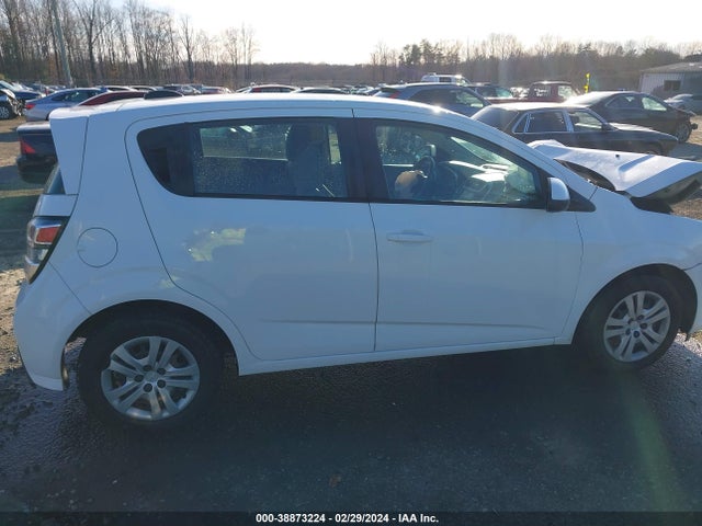 Chevrolet Sonic Lt Auto 2018 1G1JG6SH0J4108689 Image 13