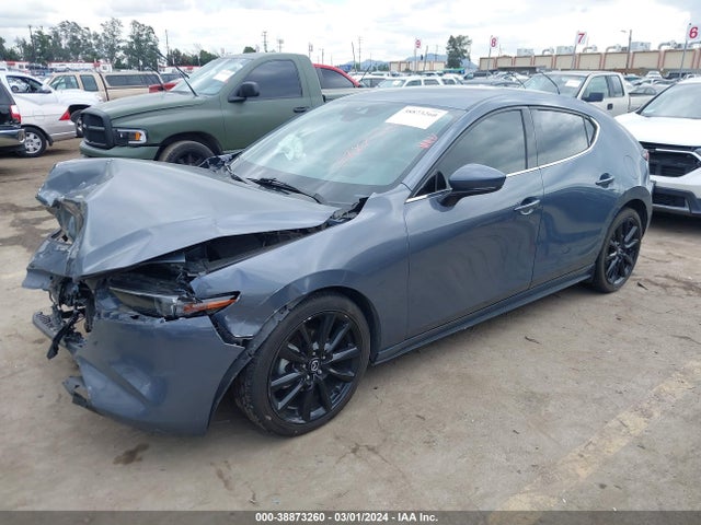 Mazda Mazda3 Premium Package 2020 JM1BPANMXL1173142 Image 2