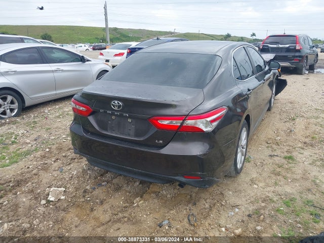 Toyota CAMRY LE 2018 4T1B11HK2JU099170 Image 4
