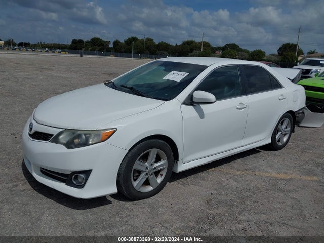 2014 TOYOTA CAMRY SE VIN: 4T1BF1FK0EU302597