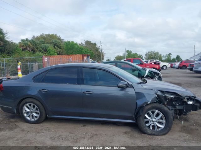 1VWAA7A37JC026661 Volkswagen Passat 2.0t R-line/2.0t S