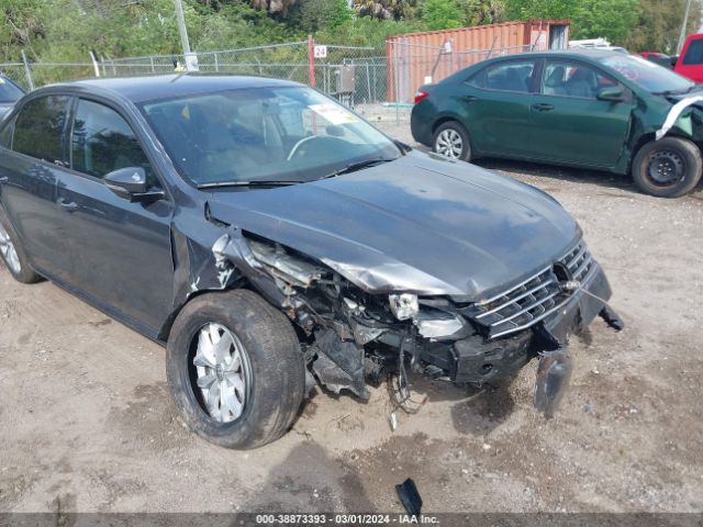 1VWAA7A37JC026661 Volkswagen Passat 2.0t R-line/2.0t S