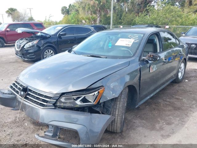 1VWAA7A37JC026661 Volkswagen Passat 2.0t R-line/2.0t S