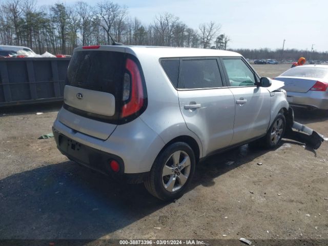 KNDJN2A2XJ7561431 KIA Soul
