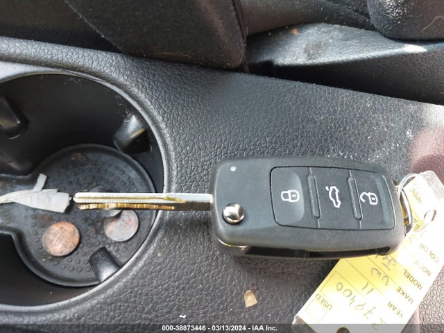 38873446 :رقم المزاد ، 3VW2K7AJ1BM379400 vin ، 2011 Volkswagen Jetta 2.0l S مزاد بيع
