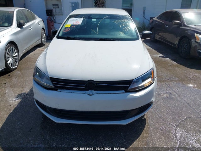 38873446 :رقم المزاد ، 3VW2K7AJ1BM379400 vin ، 2011 Volkswagen Jetta 2.0l S مزاد بيع