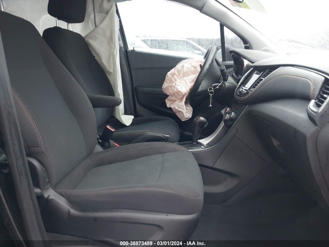 Chevrolet TRAX LS 2019 3GNCJKSB1KL374943 Image 5