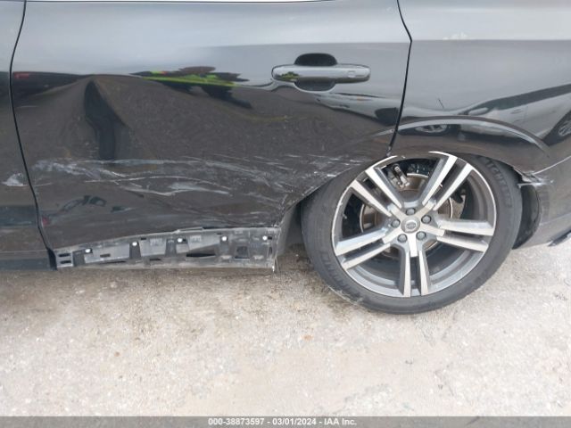 LYV102RKXJB070131 Volvo Xc60 T5 Momentum