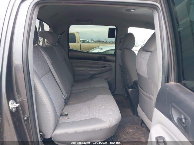Toyota Tacoma Base V6 2015 3TMLU4EN8FM172067 Image 8