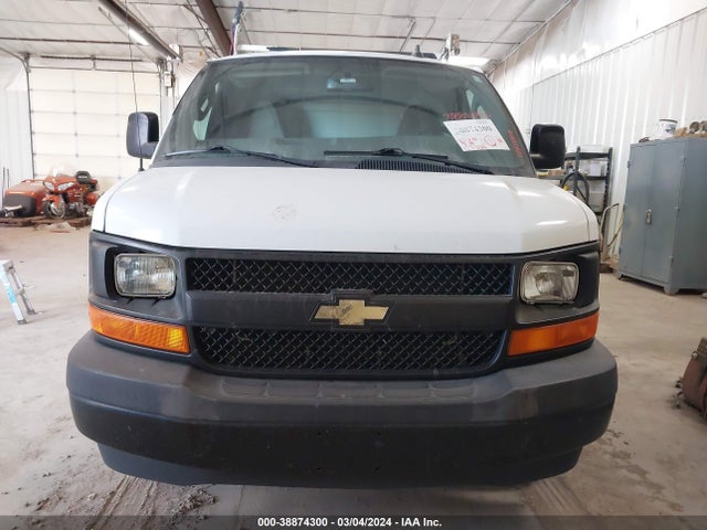 Chevrolet Express 2500 Work Van 2017 1GCWGAFG3H1245462 Image 12