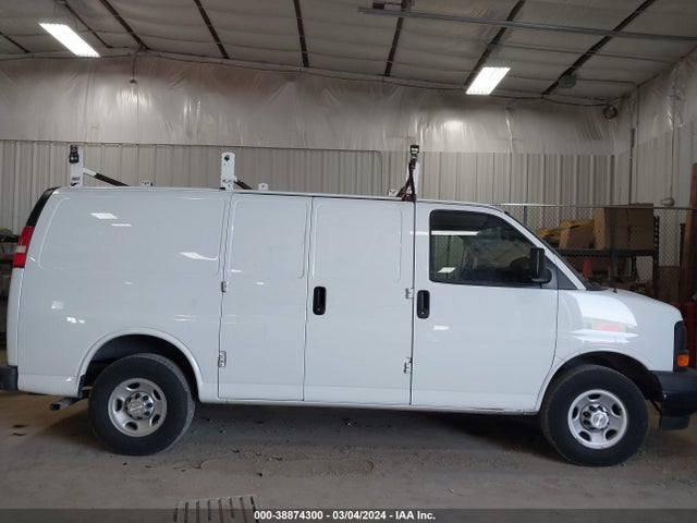 Chevrolet Express 2500 Work Van 2017 1GCWGAFG3H1245462 Image 13