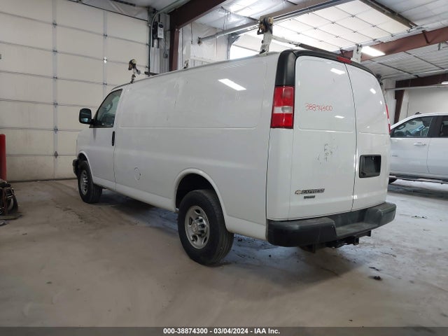 Chevrolet Express 2500 Work Van 2017 1GCWGAFG3H1245462 Image 3