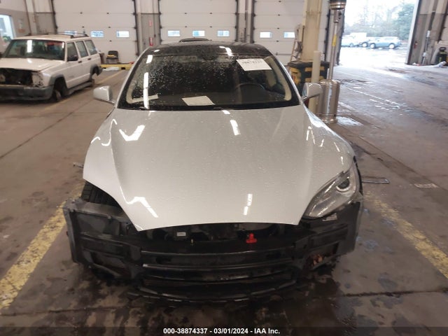 Tesla Model S P85 2014 5YJSA1H18EFP32006 Image 13
