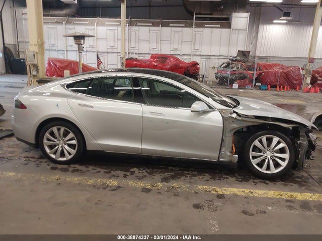 Tesla Model S P85 2014 5YJSA1H18EFP32006 Image 14