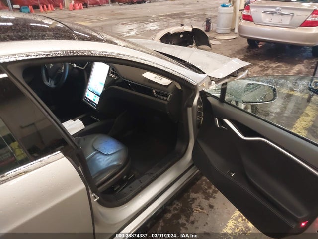 Tesla Model S P85 2014 5YJSA1H18EFP32006 Image 5
