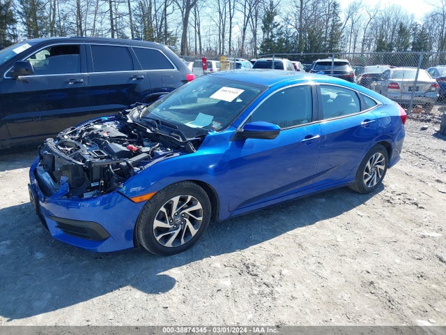 Honda CIVIC EX 2018 2HGFC2F74JH577811 Image 2