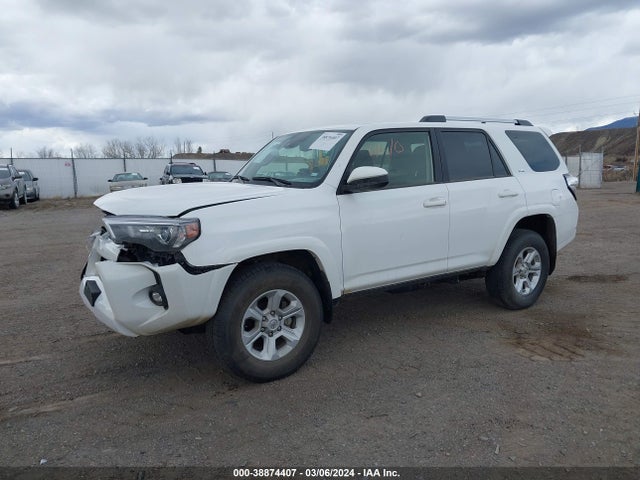 Toyota 4RUNNER SR5 2023 JTEMU5JR2P6157273 Image 2