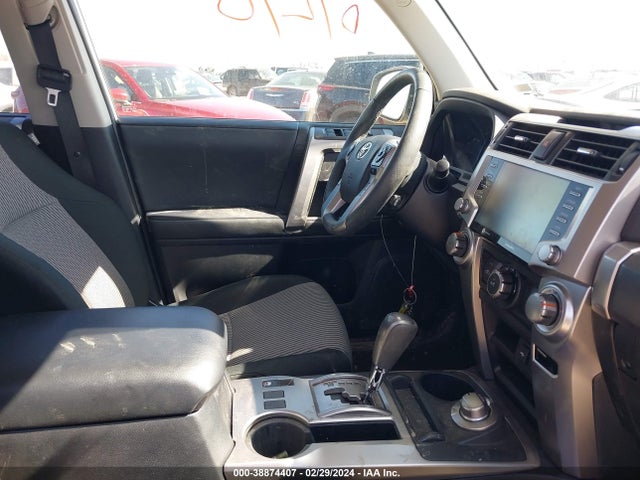 Toyota 4RUNNER SR5 2023 JTEMU5JR2P6157273 Image 5