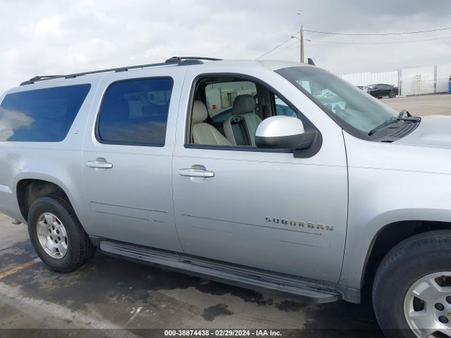 Chevrolet Suburban 1500 Lt 2014 1GNSCJE01ER124318 Image 13