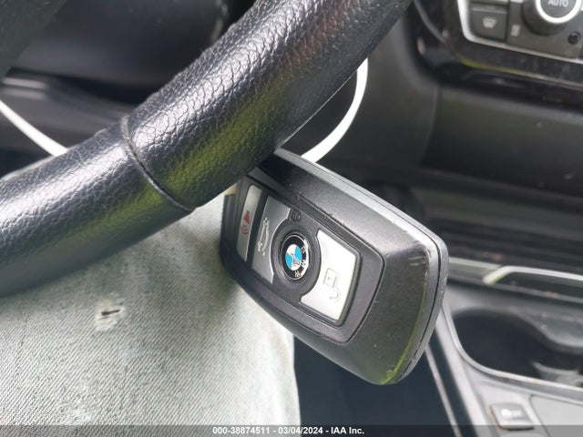 BMW 320i Xdrive 2016 WBA8A3C56GK551859 Image 11