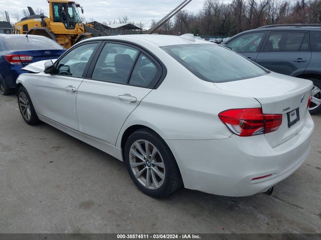 BMW 320i Xdrive 2016 WBA8A3C56GK551859 Image 3